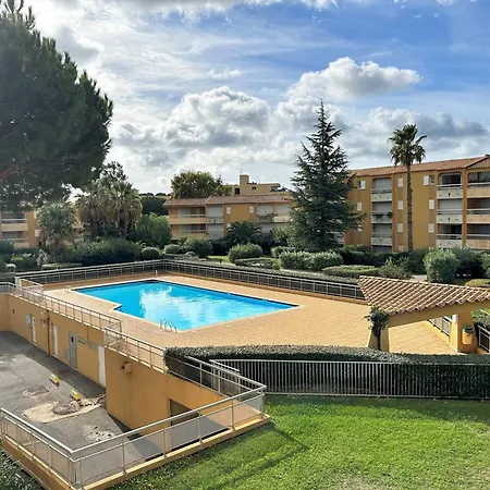 Au Lavandou - 4 Couchages, Climatisé, Balcon, Piscine, Parking Inclus - Fr-1-251-480 * Le Lavandou